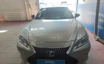 Lexus ES 2019 года за 20 000 000 тг. в Астана фото 2