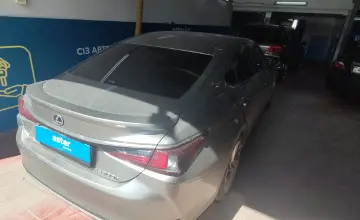 Lexus ES 2019 года за 20 000 000 тг. в Астана