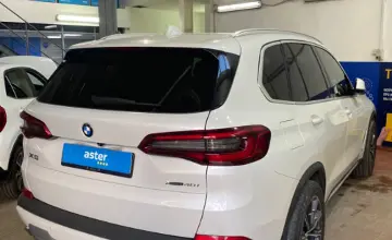 BMW X5 2018 года за 25 000 000 тг. в Астана