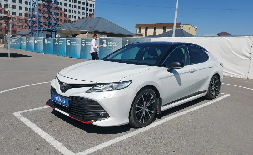 Toyota Camry 2021 года за 13 500 000 тг. в Шымкент