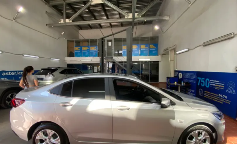 Chevrolet Onix 2024 года за 6 400 000 тг. в Астана фото 4