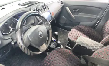 Renault Logan 2016 года за 2 500 000 тг. в Астана фото 5