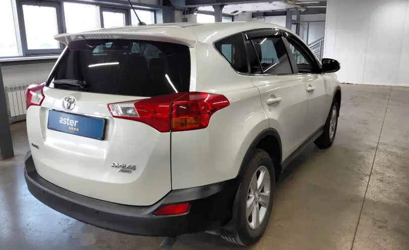 Toyota RAV4 2013 года за 9 500 000 тг. в Астана фото 2