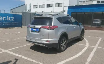 Toyota RAV4 2017 года за 9 200 000 тг. в Алматы фото 3