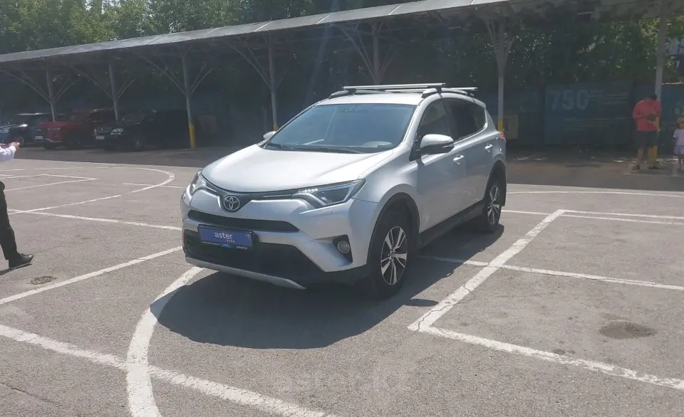 Toyota RAV4 2017 года за 9 200 000 тг. в Алматы