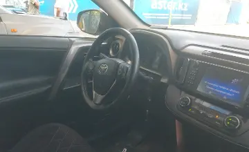 Toyota RAV4 2017 года за 9 200 000 тг. в Алматы фото 5