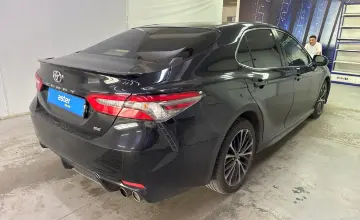 Toyota Camry 2017 года за 9 000 000 тг. в Павлодар