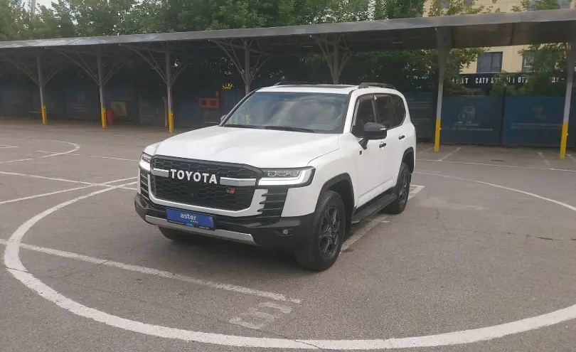 Toyota Land Cruiser 2022 года за 45 000 000 тг. в Алматы