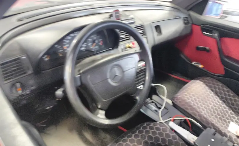 Mercedes-Benz C-Класс 1993 года за 1 200 000 тг. в Астана фото 5