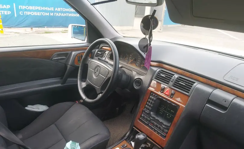 Mercedes-Benz E-Класс 1999 года за 3 500 000 тг. в Алматы фото 5