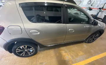 Renault Sandero 2018 года за 4 500 000 тг. в Караганда фото 4
