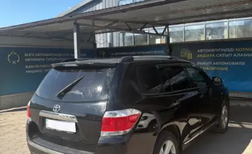 Toyota Highlander 2013 года за 12 500 000 тг. в Караганда