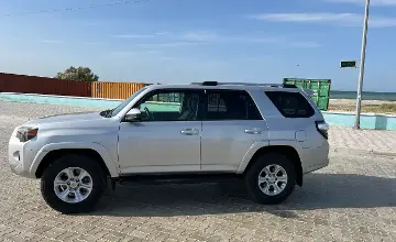 Toyota 4Runner 2021 года за 25 000 000 тг. в Актау фото 4