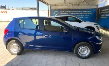 Renault Sandero 2015 года за 3 400 000 тг. в Караганда фото 4