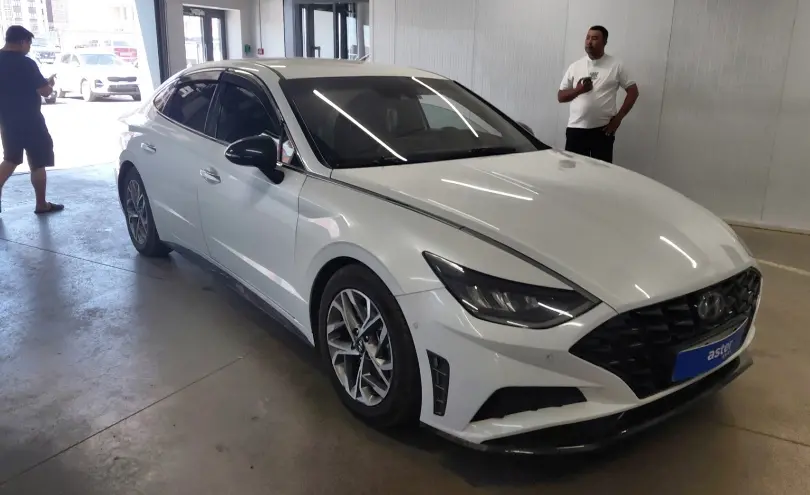 Hyundai Sonata 2021 года за 10 500 000 тг. в Астана фото 2