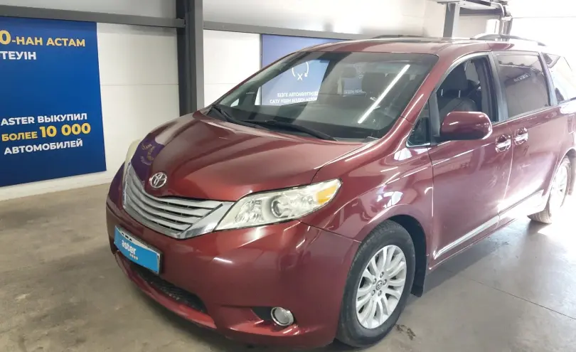 Toyota Sienna 2015 года за 13 000 000 тг. в Астана