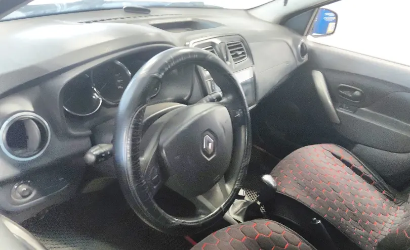 Renault Sandero 2016 года за 3 000 000 тг. в Астана фото 5