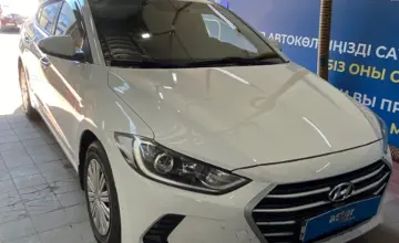 Hyundai Elantra 2017 года за 6 000 000 тг. в Астана фото 3