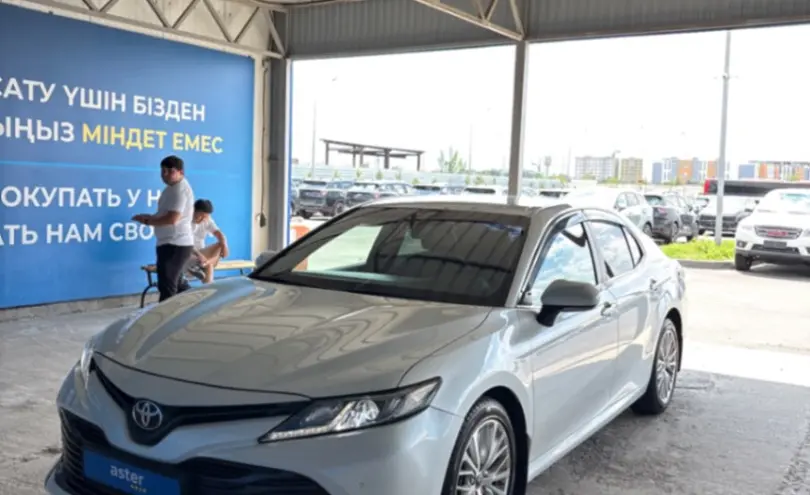 Toyota Camry 2018 года за 11 500 000 тг. в Алматы