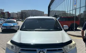 Toyota Highlander 2011 года за 13 000 000 тг. в Астана фото 2