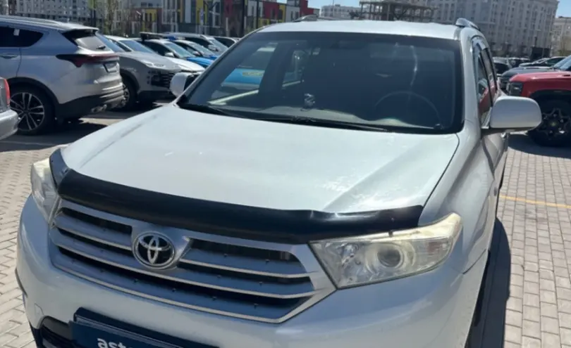 Toyota Highlander 2011 года за 13 000 000 тг. в Астана