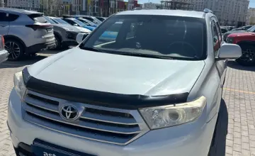 Toyota Highlander 2011 года за 13 000 000 тг. в Астана фото 1