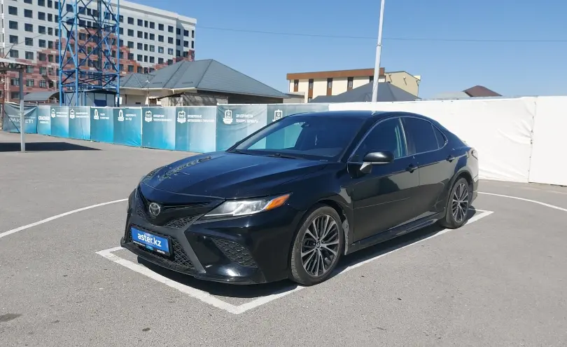 Toyota Camry 2018 года за 10 000 000 тг. в Шымкент