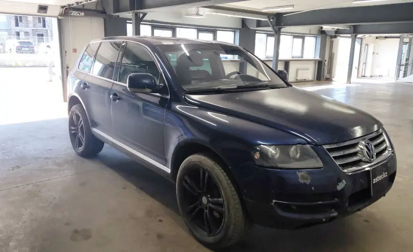 Volkswagen Touareg 2004 года за 2 000 000 тг. в Астана фото 2