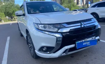 Mitsubishi Outlander 2022 года за 10 500 000 тг. в Астана фото 3