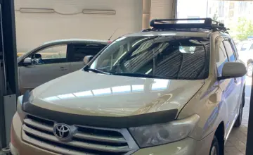 Toyota Highlander 2012 года за 9 400 000 тг. в Астана фото 1