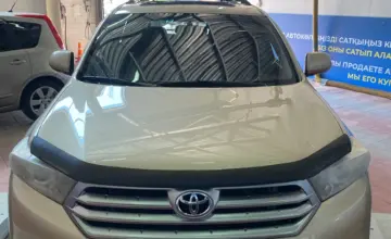 Toyota Highlander 2012 года за 9 400 000 тг. в Астана фото 2