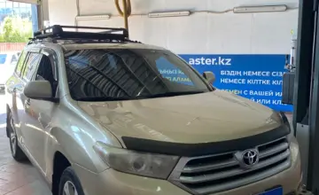 Toyota Highlander 2012 года за 9 400 000 тг. в Астана фото 3