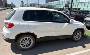Volkswagen Tiguan 2011 года за 4 500 000 тг. в Астана фото 4