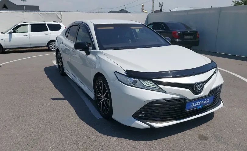 Toyota Camry 2019 года за 10 500 000 тг. в Шымкент фото 2