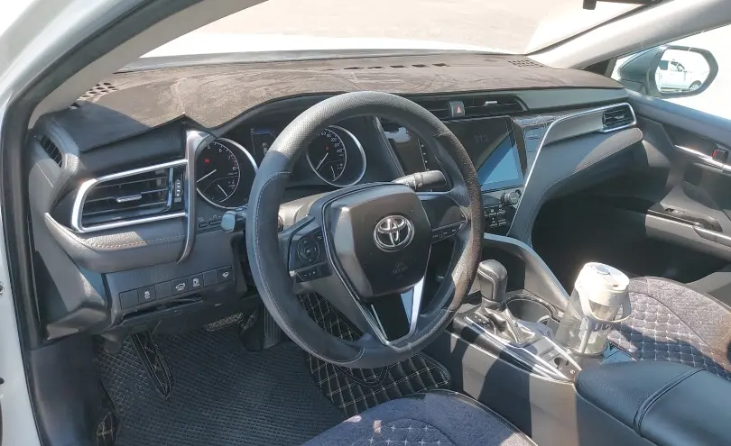Toyota Camry 2019 года за 10 500 000 тг. в Шымкент фото 5