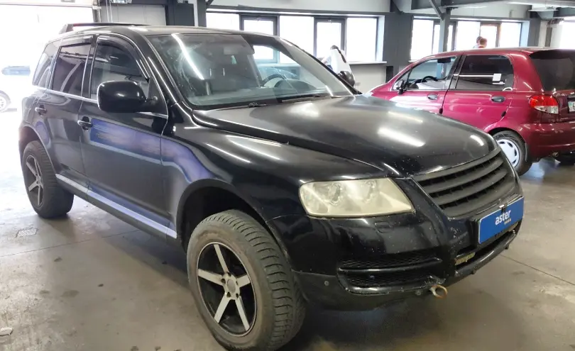 Volkswagen Touareg 2006 года за 4 000 000 тг. в Астана фото 2