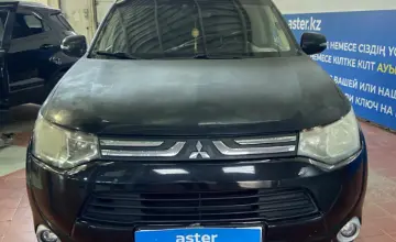 Mitsubishi Outlander 2013 года за 4 500 000 тг. в Астана фото 2