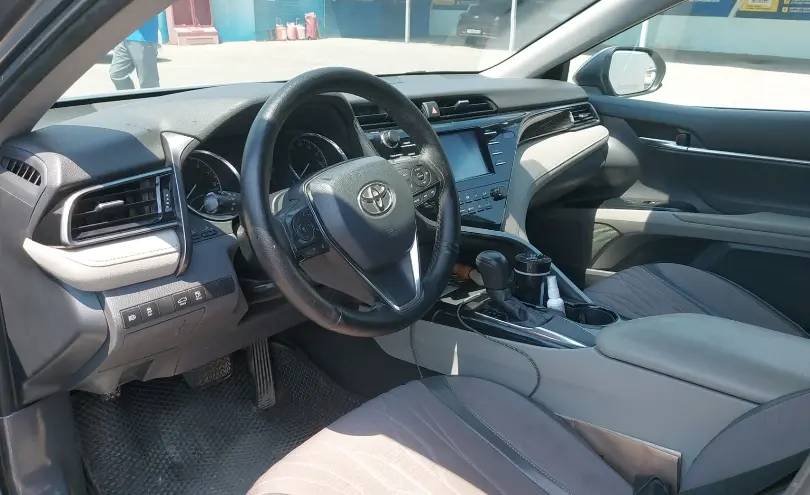 Toyota Camry 2019 года за 11 500 000 тг. в Шымкент фото 5