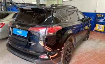 Toyota RAV4 2019 года за 13 000 000 тг. в Астана