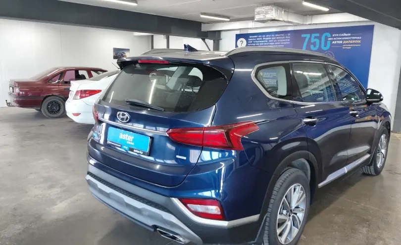 Hyundai Santa Fe 2019 года за 11 000 000 тг. в Астана фото 3