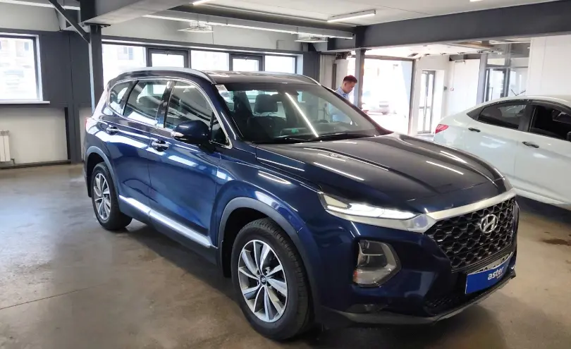 Hyundai Santa Fe 2019 года за 11 000 000 тг. в Астана фото 2