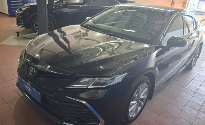 Toyota Camry 2023 года за 14 800 000 тг. в Астана