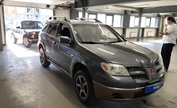 Mitsubishi Outlander 2004 года за 3 200 000 тг. в Астана фото 2