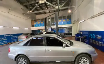 Audi A4 1997 года за 1 500 000 тг. в Астана фото 4