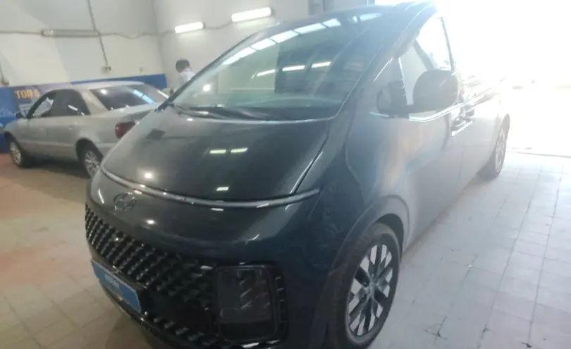 Hyundai Staria 2023 года за 21 500 000 тг. в Астана