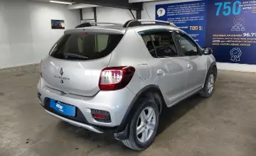 Renault Sandero 2015 года за 3 950 000 тг. в Астана фото 3