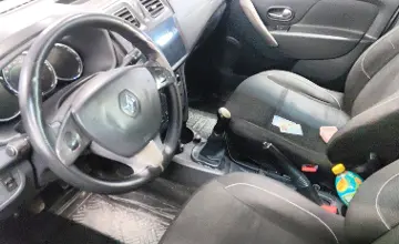 Renault Sandero 2015 года за 3 950 000 тг. в Астана фото 5