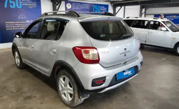 Renault Sandero 2015 года за 3 950 000 тг. в Астана фото 4