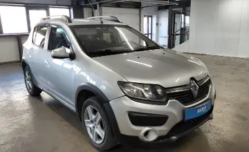 Renault Sandero 2015 года за 3 950 000 тг. в Астана фото 2