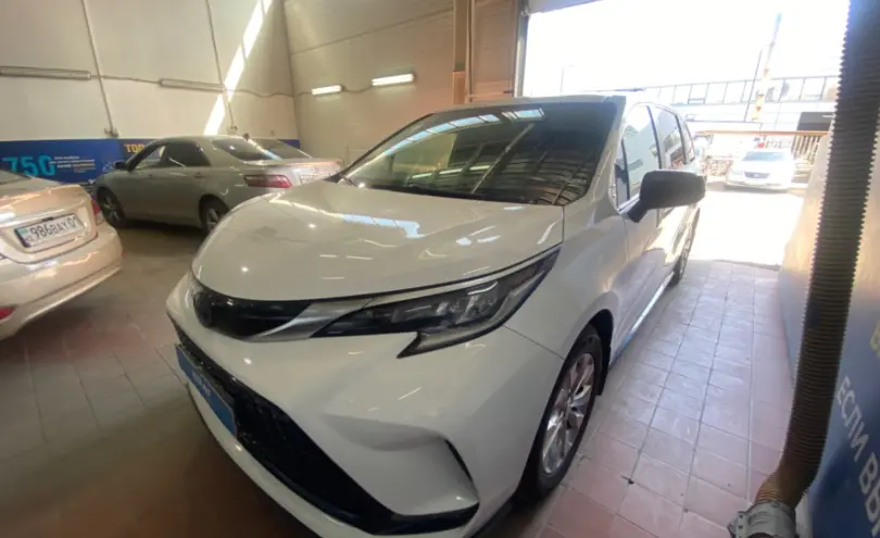Toyota Sienna 2021 года за 20 000 000 тг. в Астана